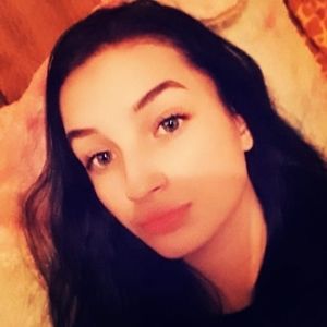 Meet your Posher, Hollyanne